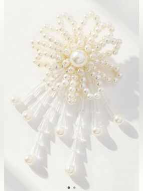 New with tag Anthropologie Pearl floral fringe brooch